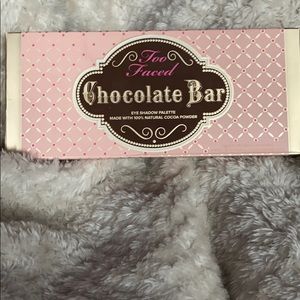 too faced chocolate bar eyeshadow pallett
